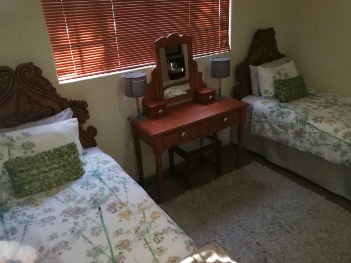 Macnut Bed And Breakfast Mbombela Екстер'єр фото
