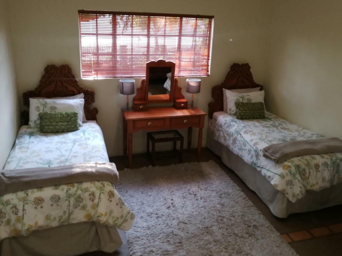 Macnut Bed And Breakfast Mbombela Екстер'єр фото