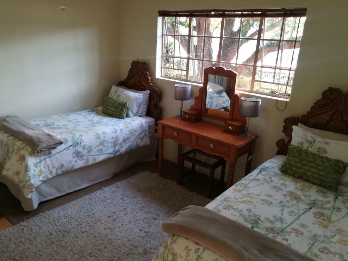 Macnut Bed And Breakfast Mbombela Екстер'єр фото