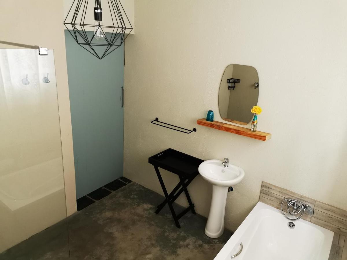Macnut Bed And Breakfast Mbombela Екстер'єр фото